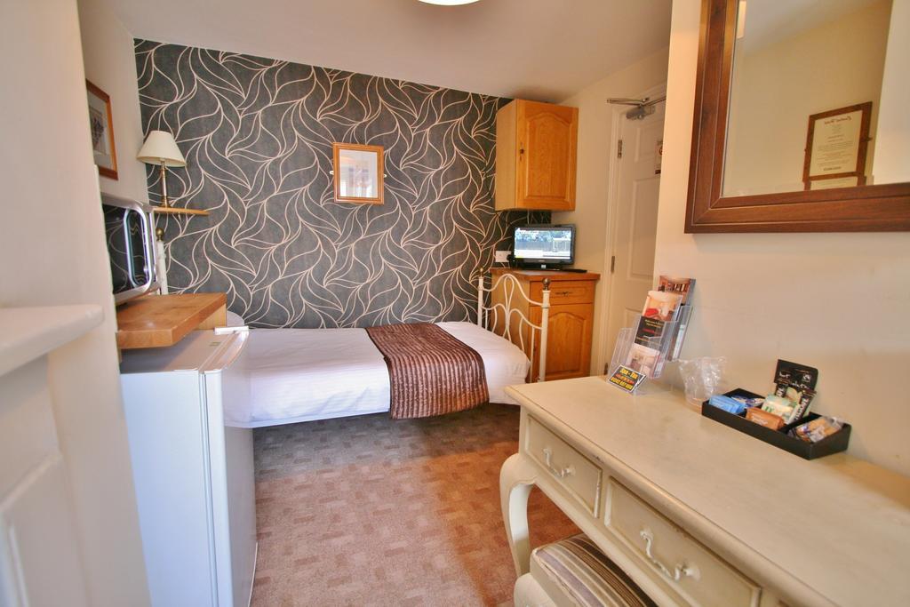 Central Hotel Cheltenham By Roomsbooked Стая снимка