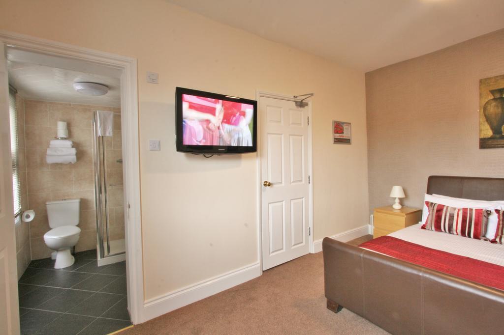 Central Hotel Cheltenham By Roomsbooked Екстериор снимка