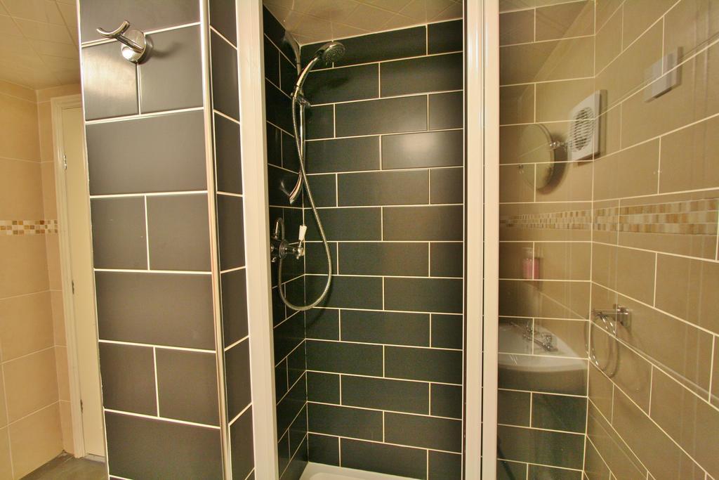 Central Hotel Cheltenham By Roomsbooked Стая снимка