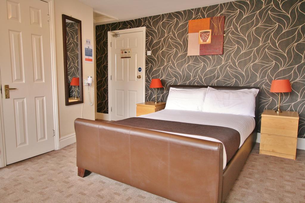 Central Hotel Cheltenham By Roomsbooked Стая снимка