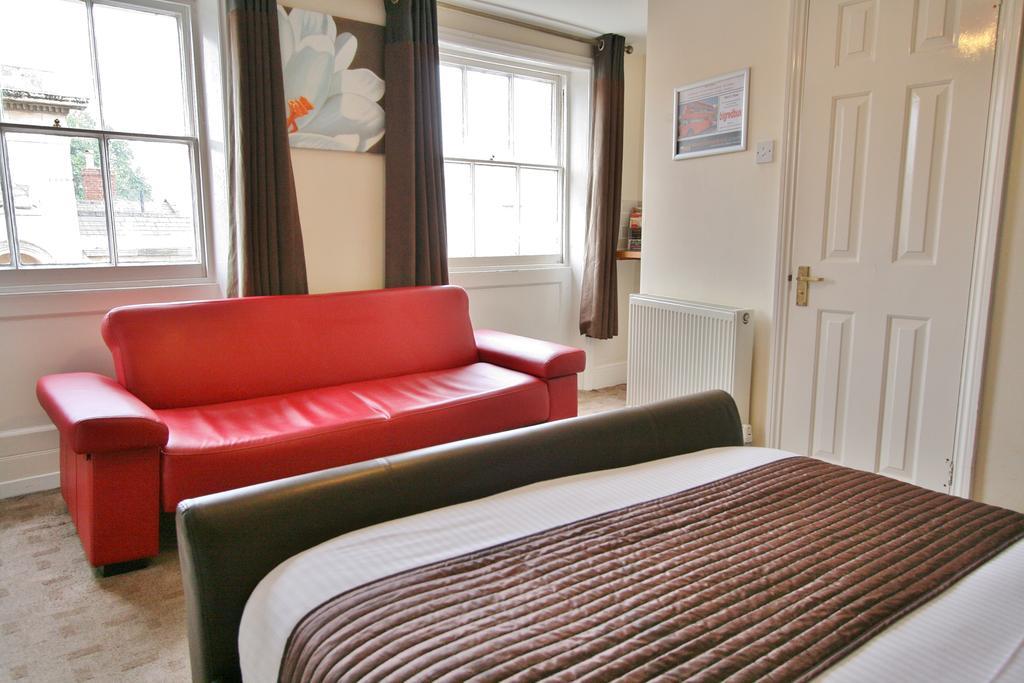 Central Hotel Cheltenham By Roomsbooked Стая снимка