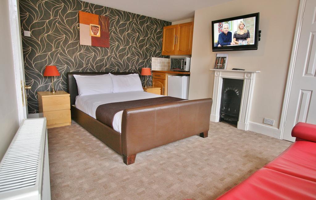 Central Hotel Cheltenham By Roomsbooked Стая снимка